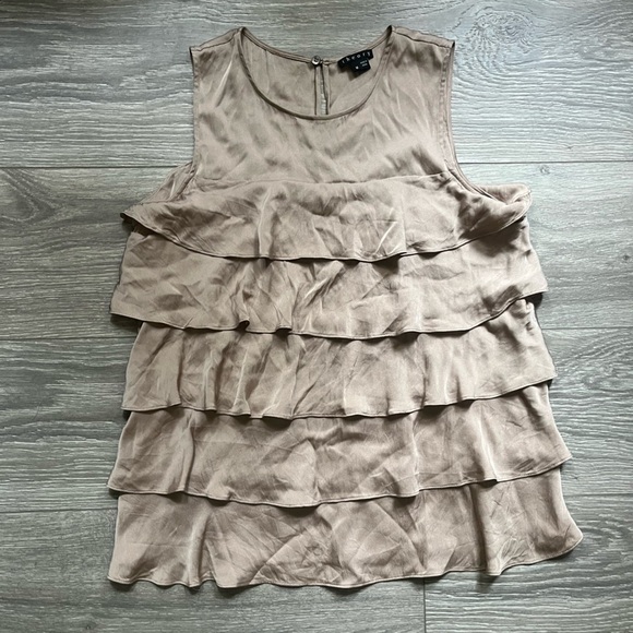Theory Tan Silk Tiered Sleeveless Keyhole Button Party Date Night Blouse Size M - Picture 1 of 7